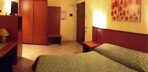 Da Santo Ristorante Pizzeria 3* فيرّارا